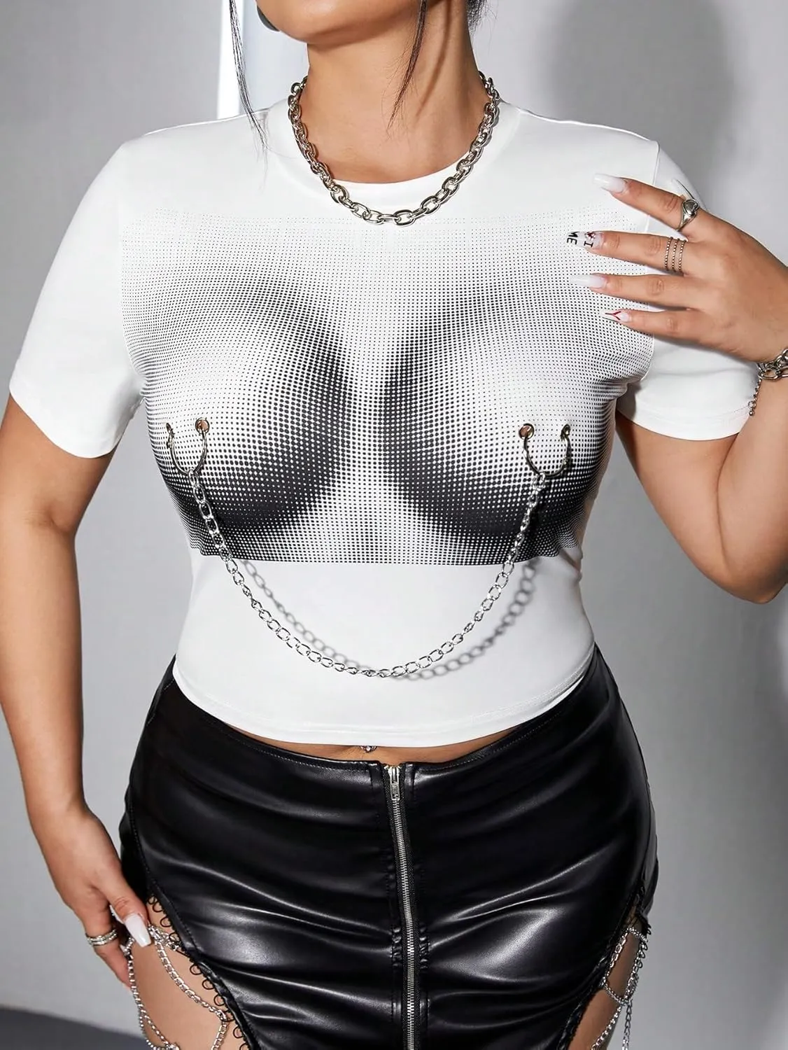 Floerns Women's Plus Size Summer Y2k Chain Short Sleeve Crew Neck Printed Crop Music Festival T Shirts